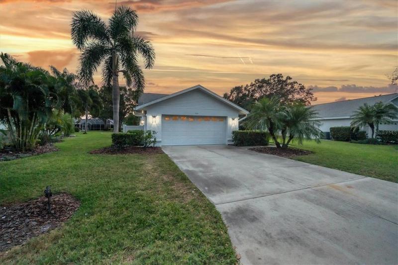 4962 Oak Run Drive, Sarasota, FL 34243 for Sale