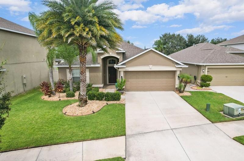 11511 Mansfield Point Dr, Riverview, FL 33569 - MLS T3475355 for Sale