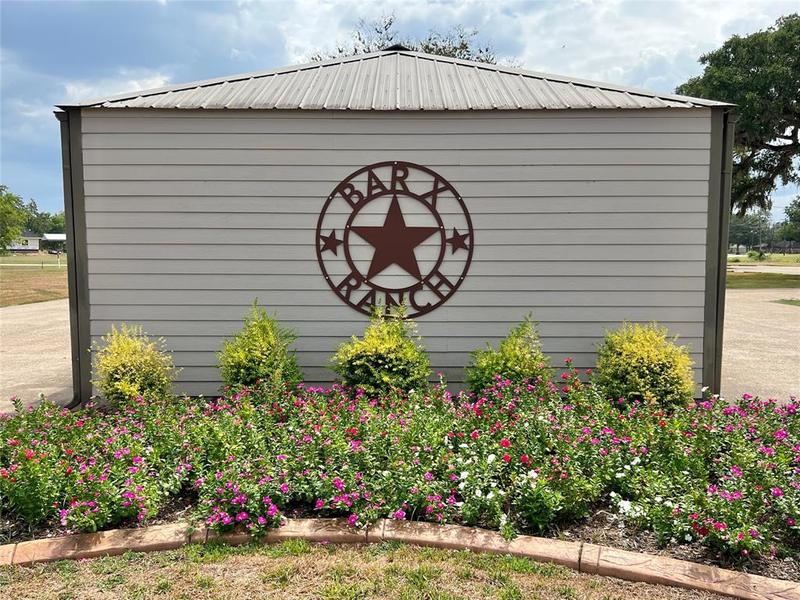 107 Pony Trl, Angleton, TX 77515 for Sale