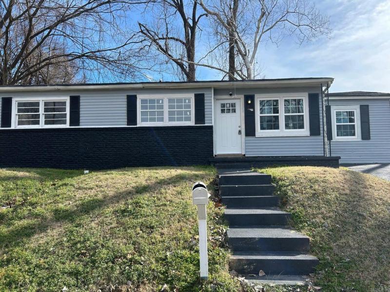102 S SUMMIT, Helena, AR 72342 Single Family Residence For Sale  MLS# 24002828