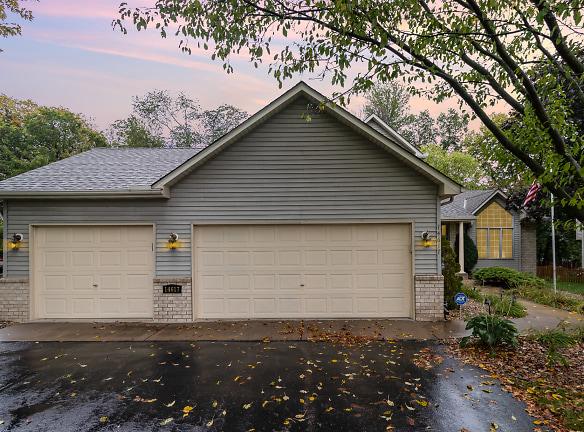 14617 Meadowood Dr - Savage, MN 55378 - Home For Rent