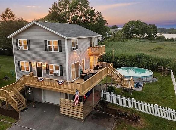 61 Patterson Ave - Warren, RI 02885 - Home For Rent