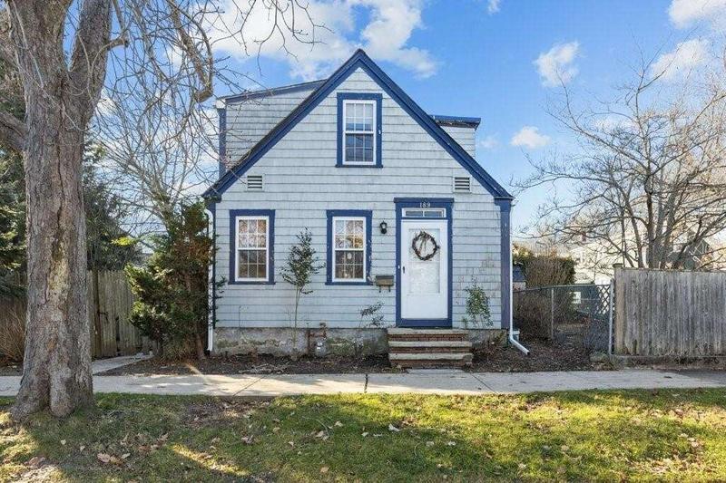 189 Wood Street, Bristol, RI 02809  622298077 for Sale