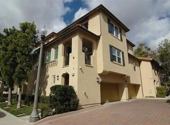 225 Lockford - Irvine, CA 92602 - Home For Rent