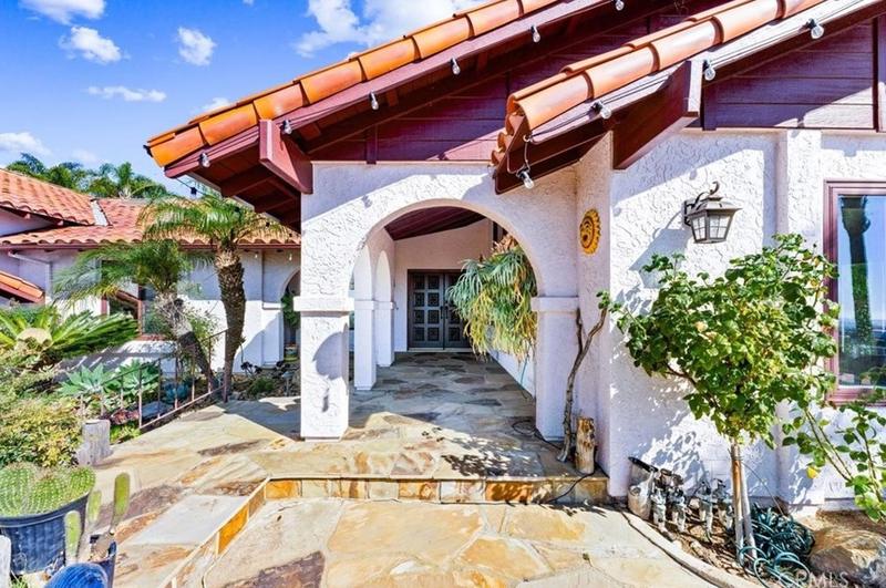 2073 Elevado Rd, Vista, CA 92084 - MLS OC23185259 for Sale