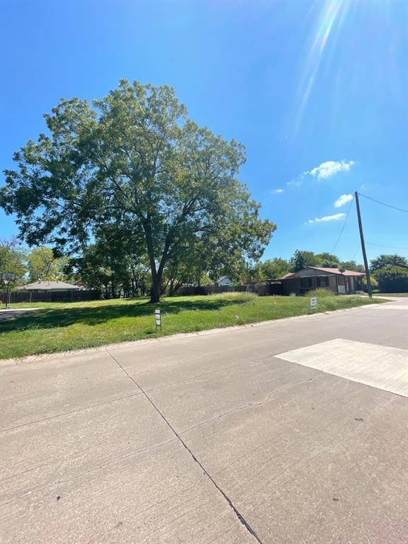 18 Munchus St, Waxahachie, TX 75165 for Sale