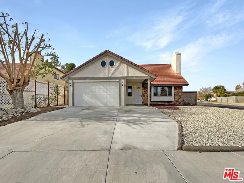 1734 Linda Avenue, Lancaster, CA 93534 for Sale