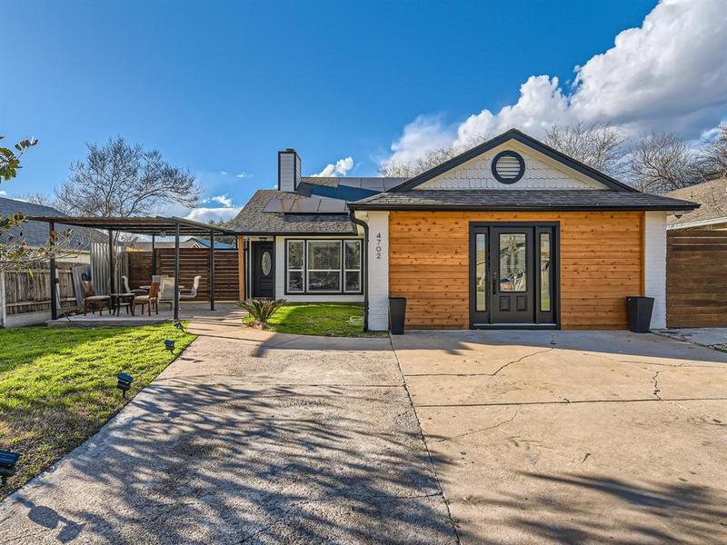 4702 Crest Oak Dr A, Austin, TX 78744 for Rent