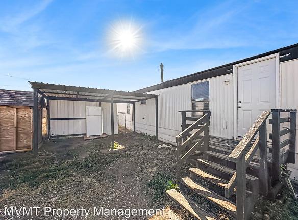 417 W Tyler Ave - Lovington, NM 88260 - Home For Rent
