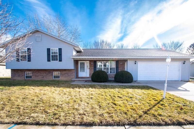 4823 W PENDLETON Place, Peoria, IL 61615  624987104 for Sale