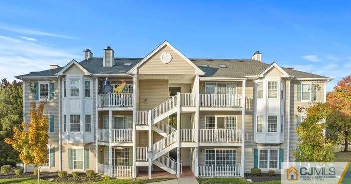 330 Wimbeldon Court, North Brunswick, NJ 08902 for Rent