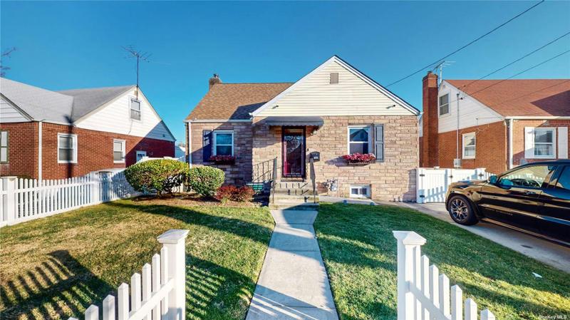11715 240TH ST, Elmont, NY 11003 Single Family Residence For Sale  MLS# 3523089