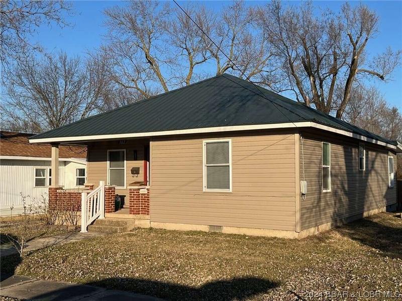 502 Oak Street S, Versailles, MO 65084  624801182 for Sale