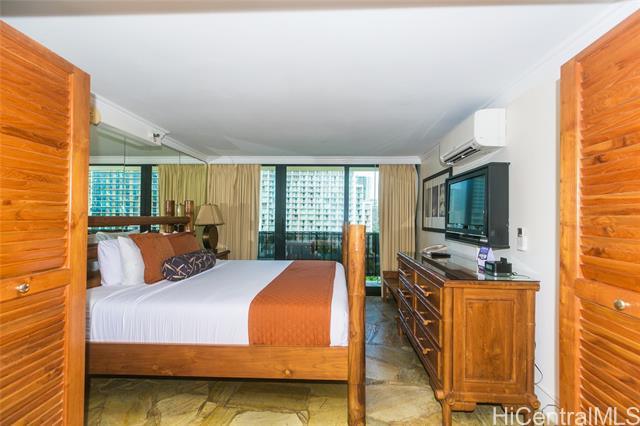 2425 Kuhio Avenue 1104, Honolulu HI 96815 for Sale