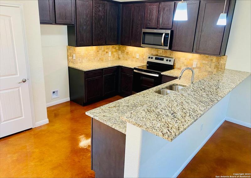 725 Legette St, Seguin, TX 78155 for Sale