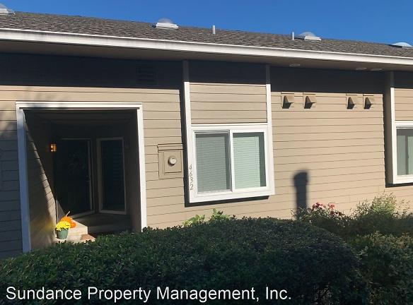 4632 SW Comus Pl unit 5D - Portland, OR 97219 - Home For Rent