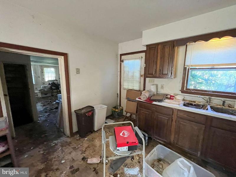 Center Hall, COCHRANVILLE, PA 19330  620934487 for Sale