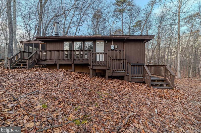 883 The Woods Rd, Hedgesville, WV 25427 - MLS WVBE2025478 for Sale