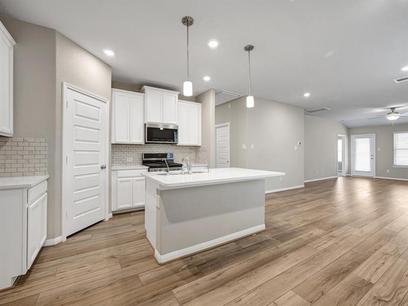 6904 California Black Oak Dr, Conroe, TX 77304 for Sale