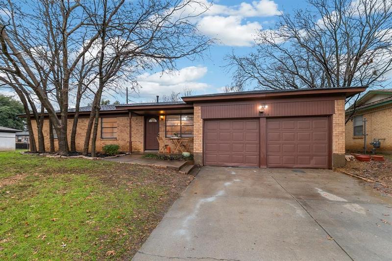 6205 Maurie Dr, Watauga, TX 76148 for Sale