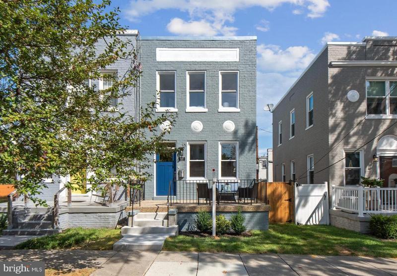 727 Roxboro Place Northwest, Washington, DC 20011 for Sale