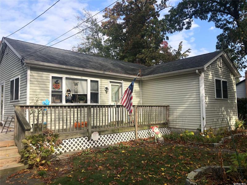 35 Station Avenue, Patchogue, NY 11772 for Sale