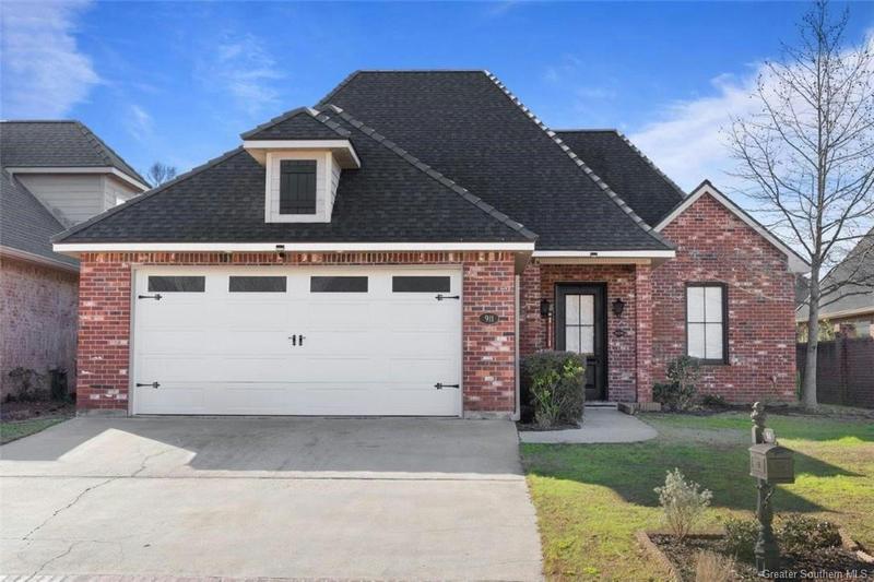 911 CHARTRES ST, Lake Charles, LA 70605 Single Family Residence For Sale  MLS# SWL24000756