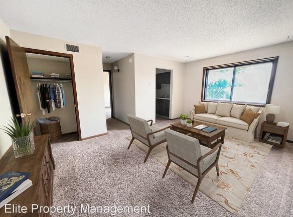 2810 Grand Ave - Ames, IA 50010 - Home For Rent