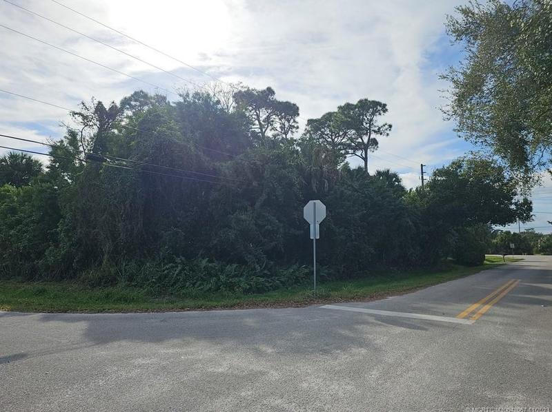 1085 42nd Ave, Vero Beach, FL 32960 - MLS M20042067 for Sale