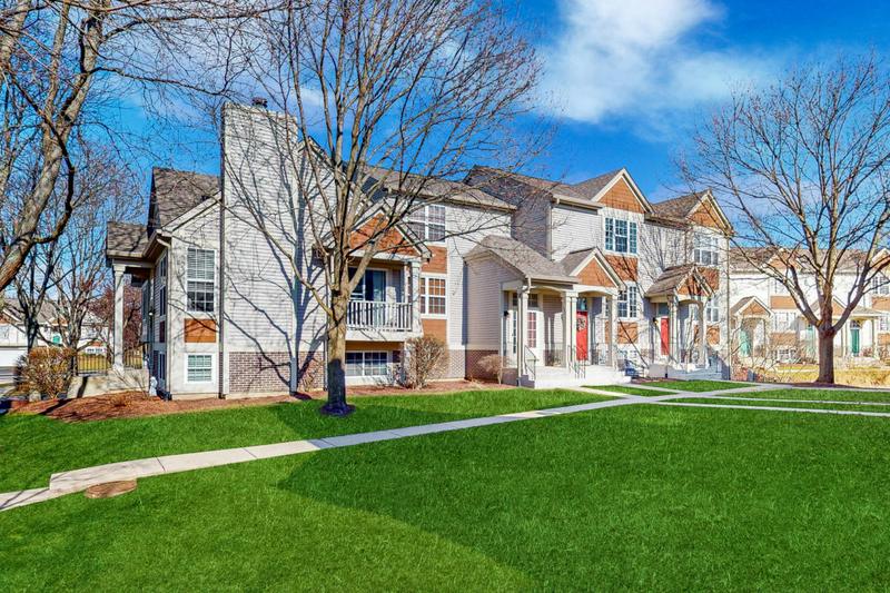 1645 APPLE TREE LN, West Chicago, IL 60185 Townhouse For Sale  MLS# 11982418