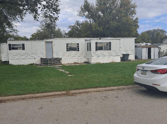 14876 Washington Rd unit 87 - West Burlington, IA 52655 - Home For Rent