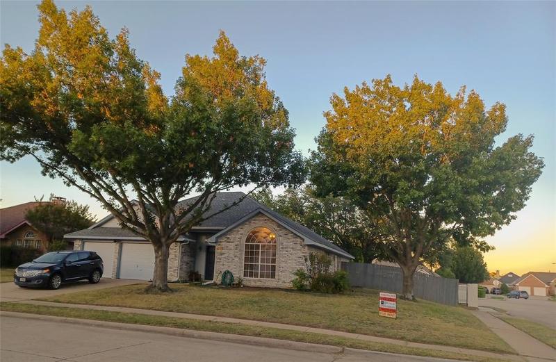 4658 Esinteraction Dr, Grand Prairie, TX 75052 for Sale