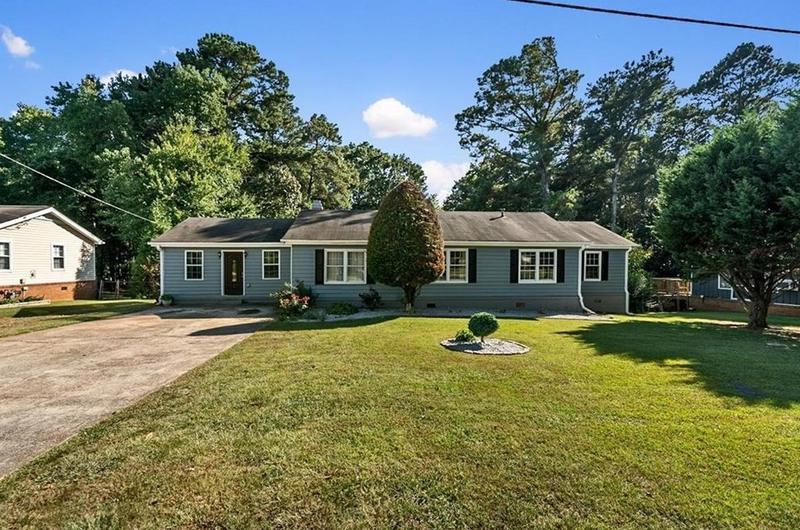 6897 Laurel Wood Dr, Douglasville, GA 30135 - MLS 7286830 for Sale