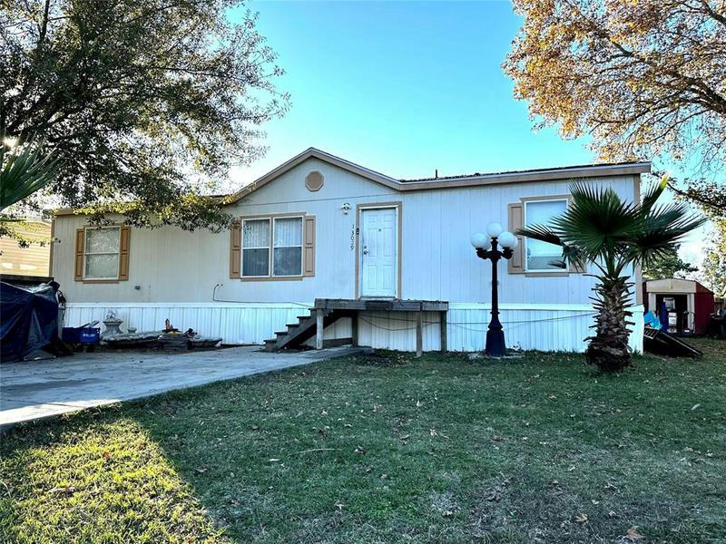 13029 FALLING OAK DR, Willis, TX 77318 Single Family Residence For Sale  MLS# 86949889
