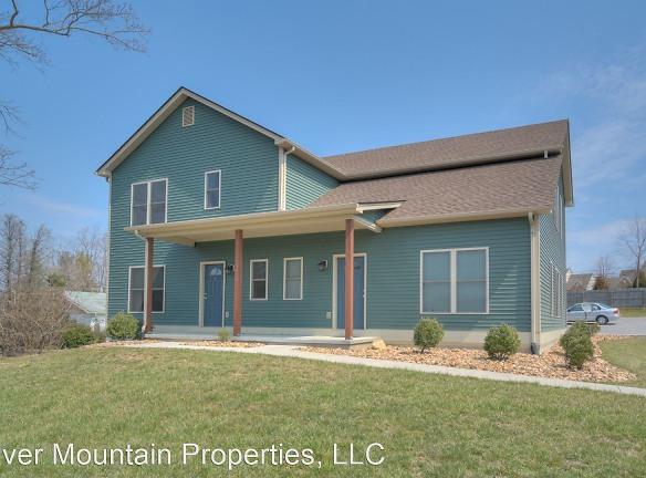 1614 Whipple Dr - Blacksburg, VA 24060 - Home For Rent
