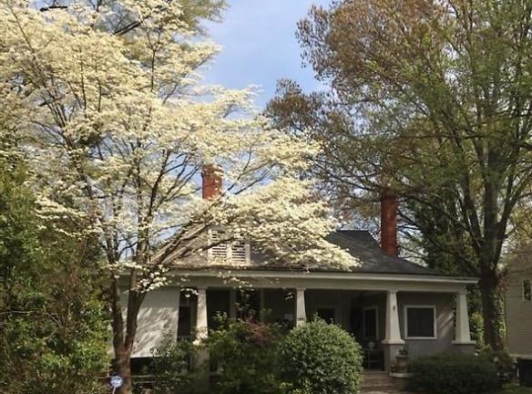 1803 Cambridge Ave - Atlanta, GA 30337 - Home For Rent