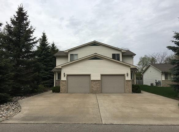 2400 Morning Dawn Dr - Midland, MI 48642 - Home For Rent