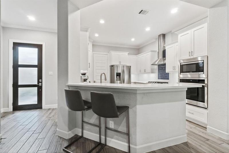 3705 Newhouse St, Houston, TX 77019 for Sale