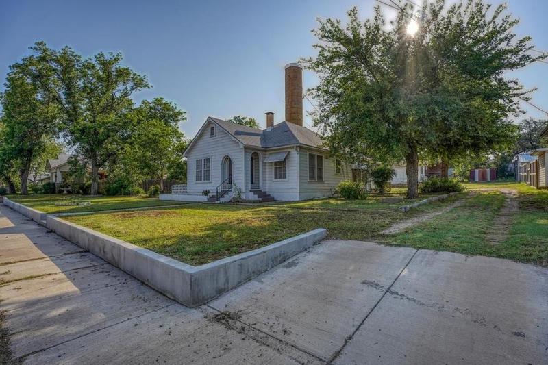 1404 Ford St, Llano, TX 78643 for Sale