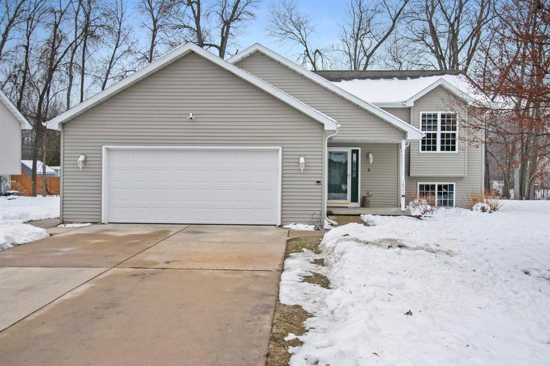3923 Lloyd Street, Green Bay, WI 54311 for Sale