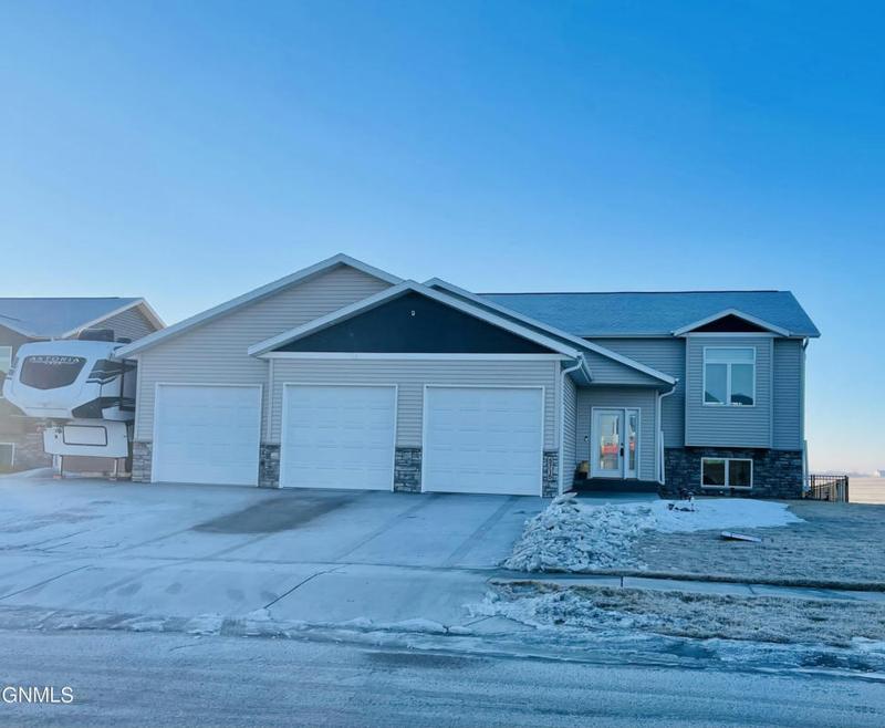 5715 GOLD DR, Bismarck, ND 58503 Single Family Residence For Sale  MLS# 4011623