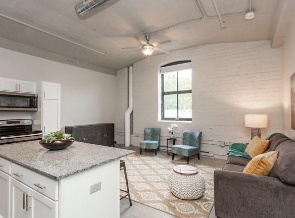 736 Federal St unit 1513 - Davenport, IA 52803 - Home For Rent