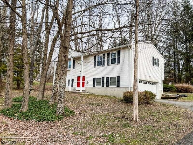 946 Cedar Dr, Stillwater, NJ 07860  624925071 for Sale