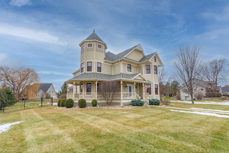 2908 Wellington, Cedar Falls, IA 50613  623278841 for Sale