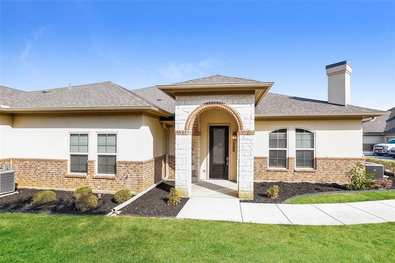 8811 Creek Run Rd #104, Fort Worth, TX 76120 for Rent