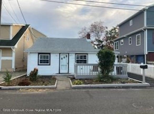 718 Buchanan St - Toms River, NJ 08753 - Home For Rent