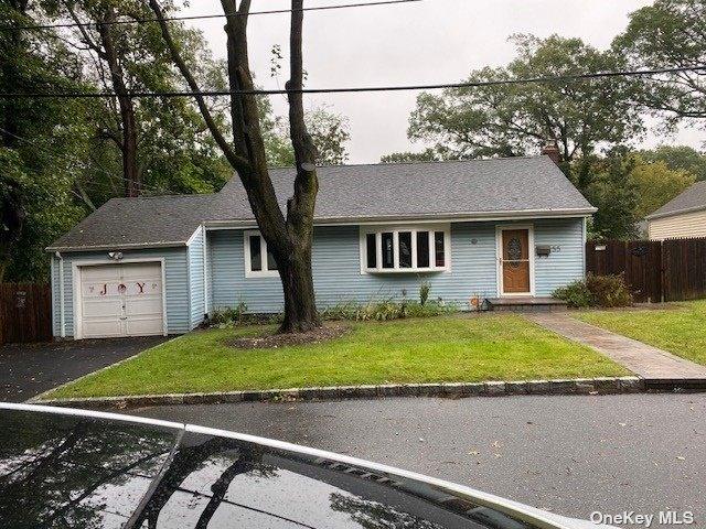 55 Folsom Avenue, Huntington Station, NY 11746 for Sale