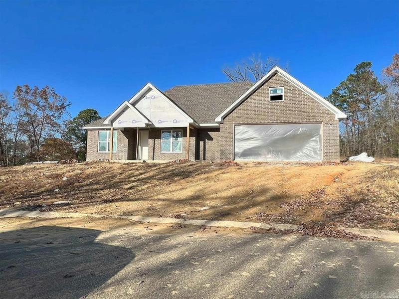 208 SANTA ANA DR, Hot Springs, AR 71913 Single Family Residence For Sale  MLS# 23040058 for Rent