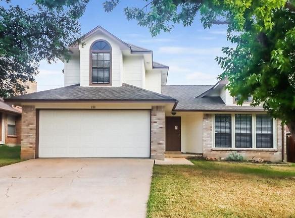 900 Clearwater Trail - Round Rock, TX 78664 - Home For Rent