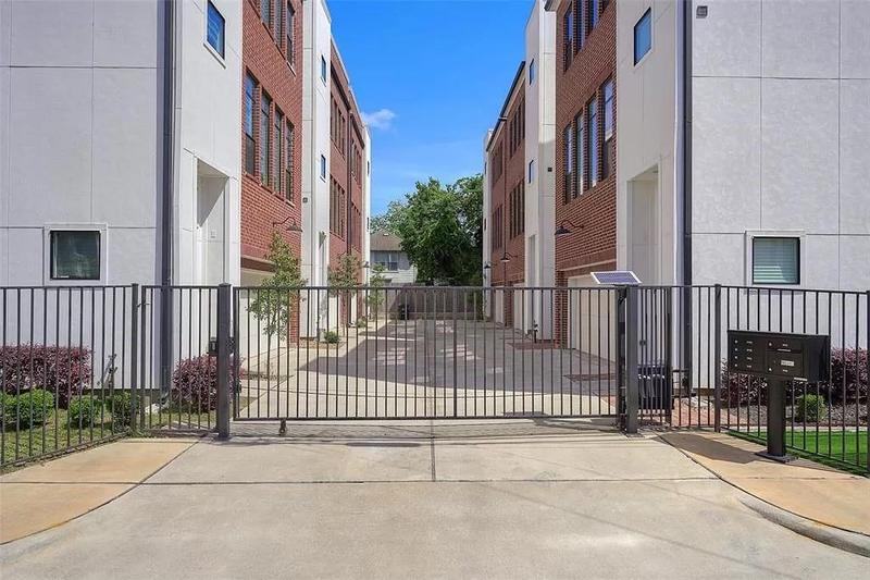 1416 Ruthven St, Houston, TX 77019 for Rent